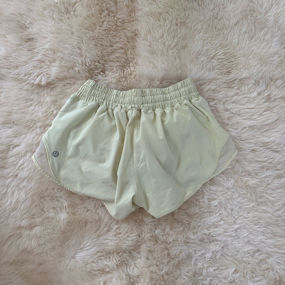 Lululemon Hotty Hot Short II *2.5"
Lemon Ice - Picture 6 of 6